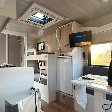 Karavan Tosbik